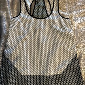 W18 by walter baker black & white geometric print tank
